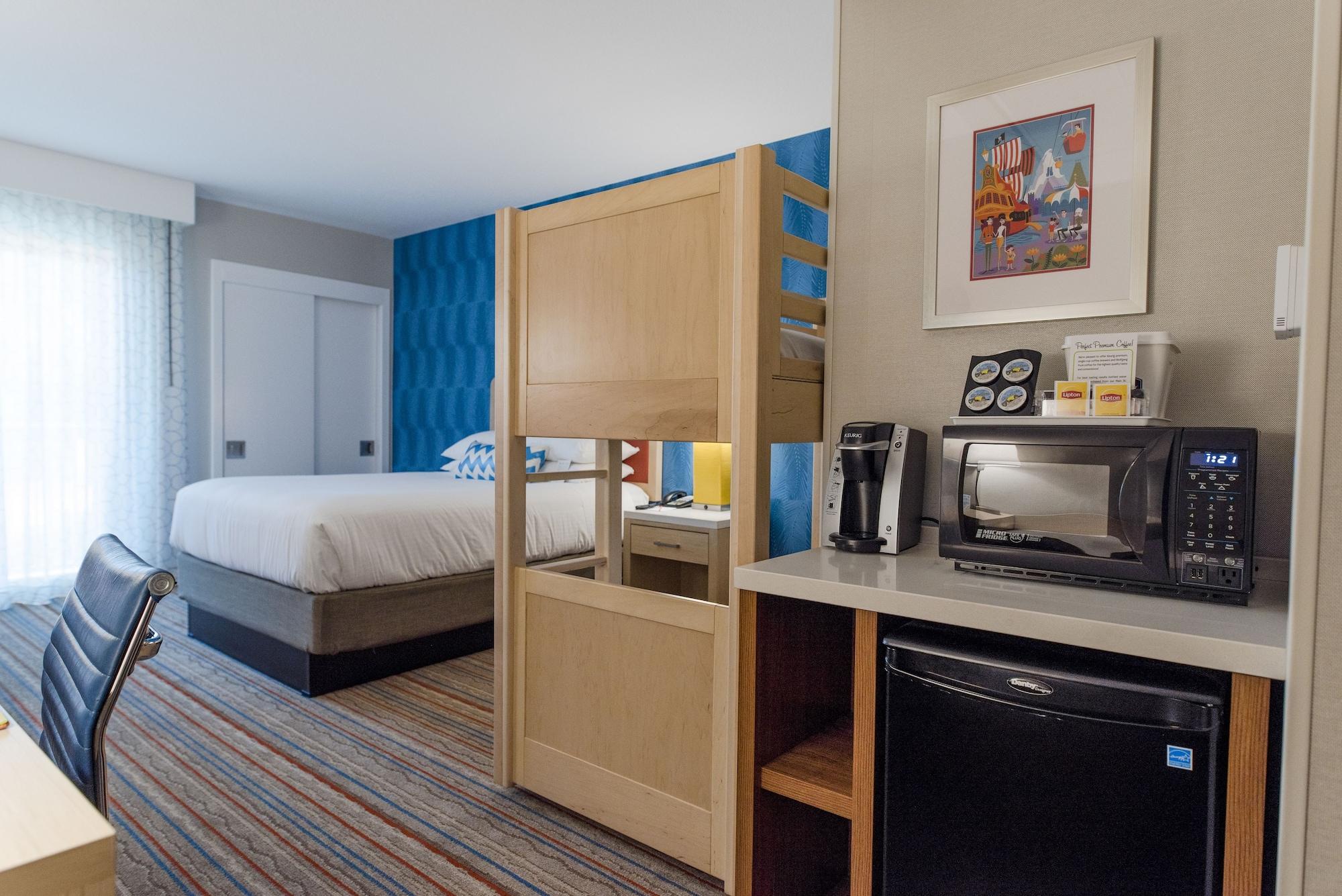 Howard Johnson By Wyndham & Water Playground Anaheim
